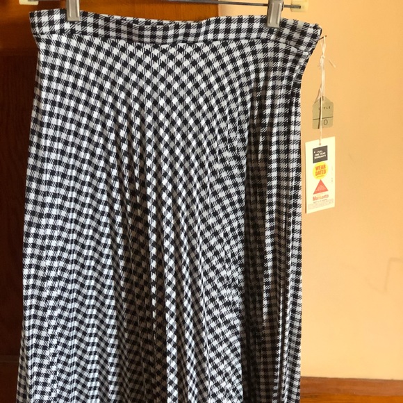 Pleated skirts - Picture 5 of 5